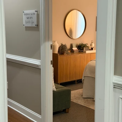 Entrance to Radiant Glow Skin Spa in Winder, GA